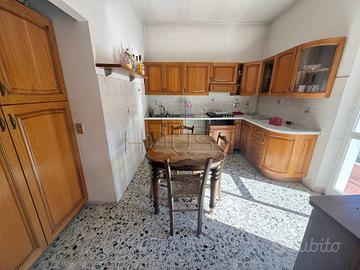 Appartamento di 144 m² con 5 locali e box auto a U