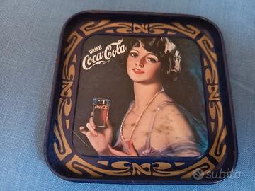 Piattino sotto bottiglia della Coca-Cola vintage