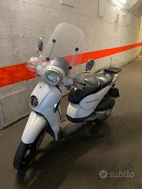 Aprilia Scarabeo 125