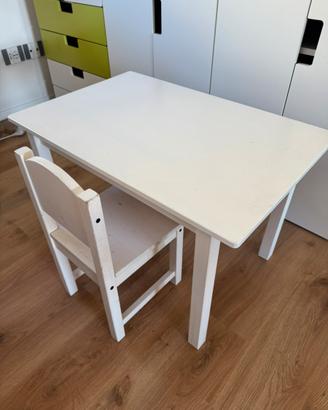 Tavolo da gioco in legno per bambini inclusa sedia