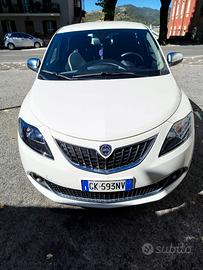 Lancia Ypsilon Alberta Ferretti Hybrid