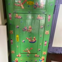 comodino rotelle antico ricoperto con decoupage