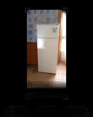 Frigo con Ghiacciera 