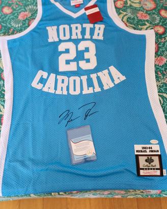 Maglia Micheal Jordan autografata con COA 