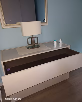 Comò legno a tre cassetti