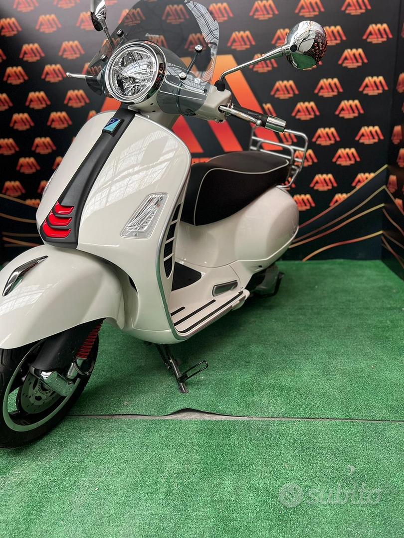 VESPA GTS 300 - A.M. Motor - Shop Online Accessori Ricambi Abbigliamento  Moto