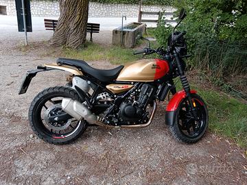 Moto Royal Enfield 450 guerrilla