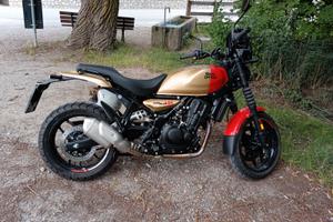 Moto Royal Enfield 450 guerrilla