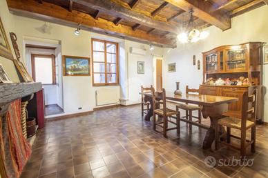 MULTILOCALE A PALOMBARA SABINA