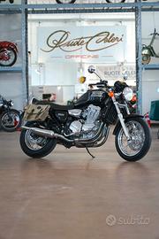 Triumph 309 RT Thunderbird 900 conservata