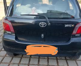 TOYOTA Yaris - 2001