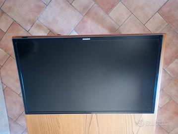 TV LED 32", Samsung + Supporto da parete