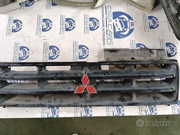 MITSUBISHI PAJERO 1998, MASCHERINA ANTERIORE