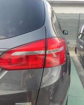 Fanale post dx int FORD FOCUS del 2015