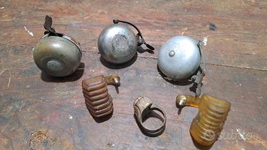 Tre Campanelli Bronzini e tre Paramanubri