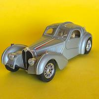 BUGATTI ATLANTIC 1936 - Burago Scala 1/24 