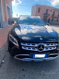 Mercedes GLA 200 D - 4 Matic