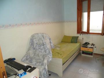 Bright single room available