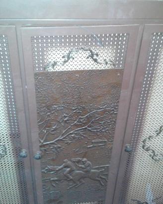 Copritermosifone arredo dorato a 3 porte e marmo