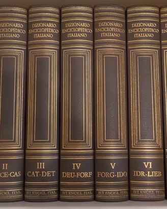 Enciclopedia Treccani come complemento d'arredo
