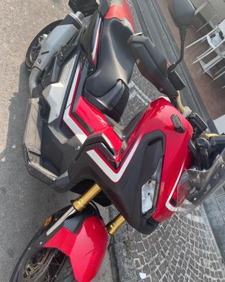 Xadv 750
