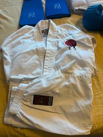 Divisa karate kimono protezioni e caschetto