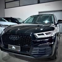 Audi Q5 2.0 TDI 190CV Total Black S-Line