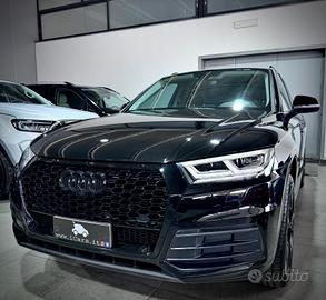 Audi Q5 2.0 TDI 190CV Total Black S-Line
