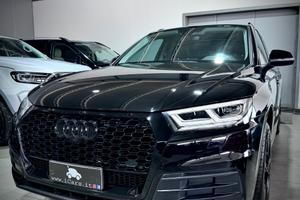 Audi Q5 2.0 TDI 190CV Total Black S-Line