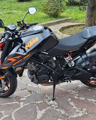 moto ktm 1290 duke