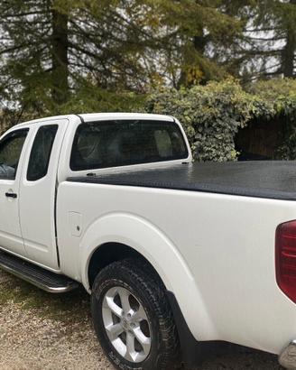 Nissan Navara King Cab Copertura poster. tonneau