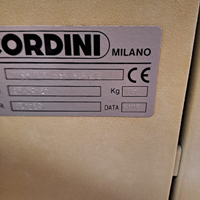 Macchina da cucire a colonna industriale