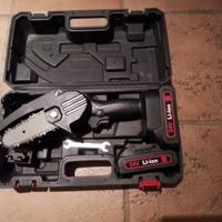 Motosega mini a batteria