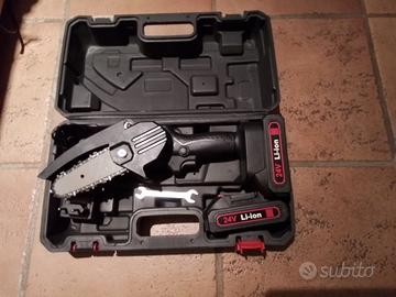 Motosega mini a batteria