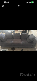 Divano grigio antracite compresa di chaise longue