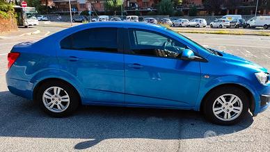Chevrolet aveo sedan LT 2011 Benzina-Gpl