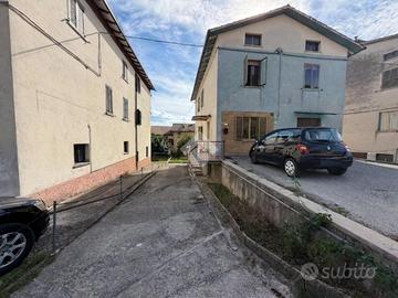 CASA SEMINDIPENDENTE A GUBBIO