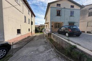 CASA SEMINDIPENDENTE A GUBBIO