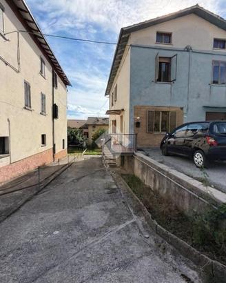 CASA SEMINDIPENDENTE A GUBBIO