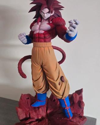 Goku super Saiyan 4 statuetta in resina