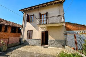 CASA SEMINDIPENDENTE A ALFIANO NATTA
