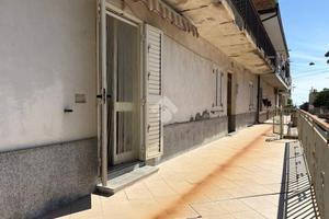 4 LOCALI A SELLIA MARINA