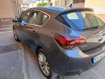 Opel Astra J 2.0 cdti 160 cv Cosmo S
