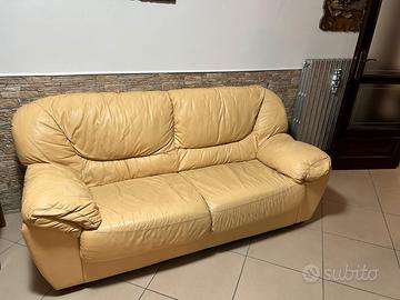 divano in pelle 