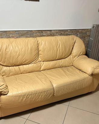 divano in pelle 
