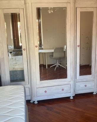 Guardaroba in legno
