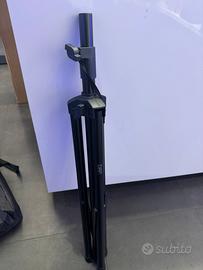 Coppia di supporti per casse