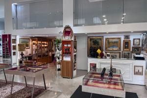 Prestigioso negozio viale della Libertà