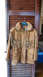 giaccone in pelle con frange.