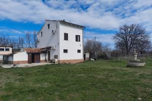 Casa +corte a 1 km da Macerata